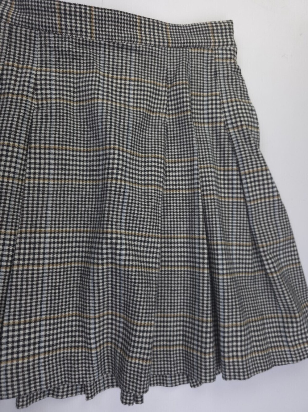 Free Assembly Black, White and Brown Plaid Pleated Mini Skirt Sz 6 - Picture 6 of 9